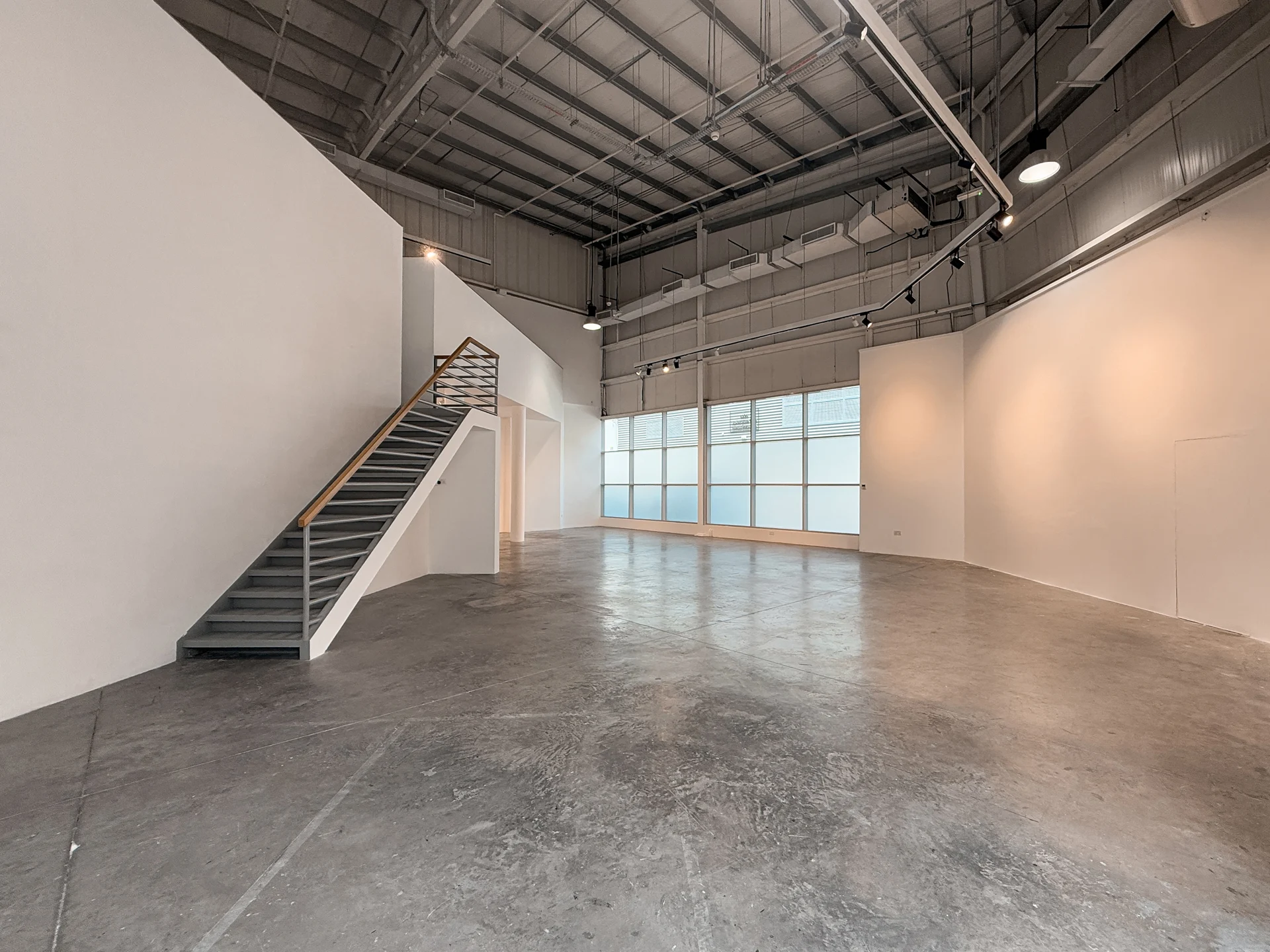 Mezzanine gallery space