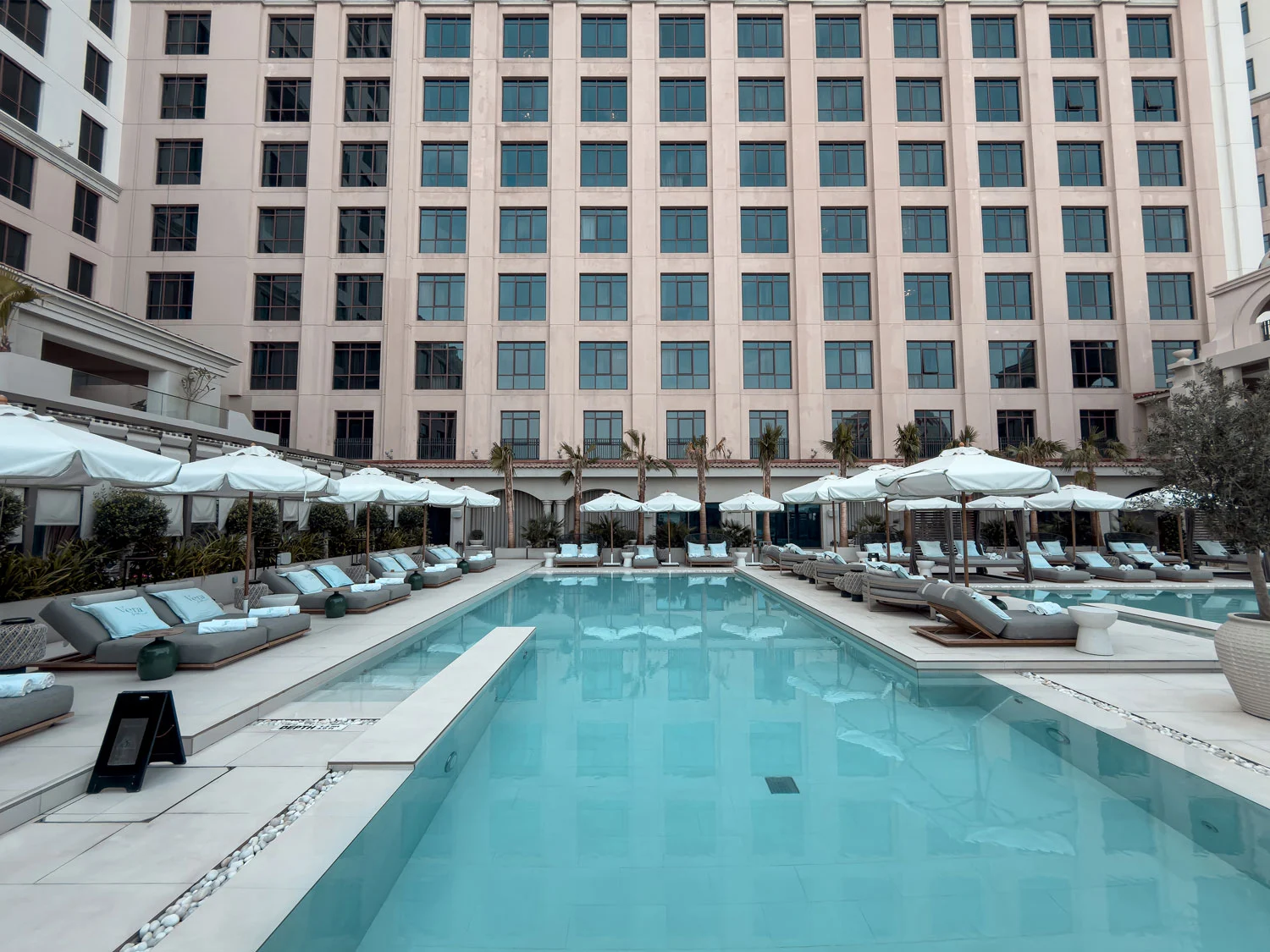 Pool courtyard near Vera Versilia at Kempinski MOE.